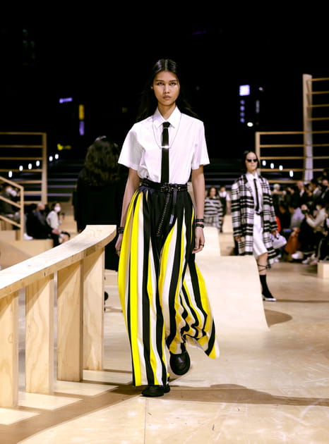 Look 56&nbsp;du d&eacute;fil&eacute; Dior