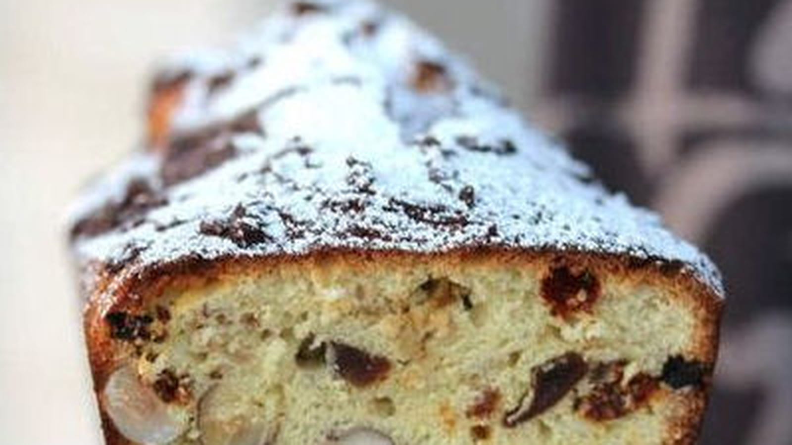 Cake amandes, noix, noisettes et raisins
