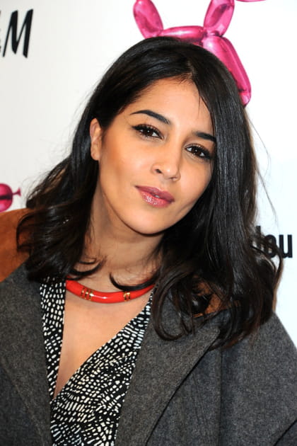 Le regard fum&eacute; de Le&iuml;la Bekhti