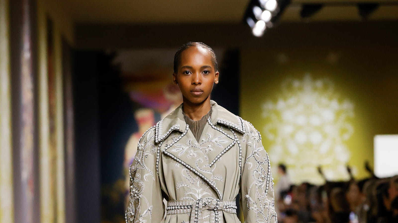 Look 28