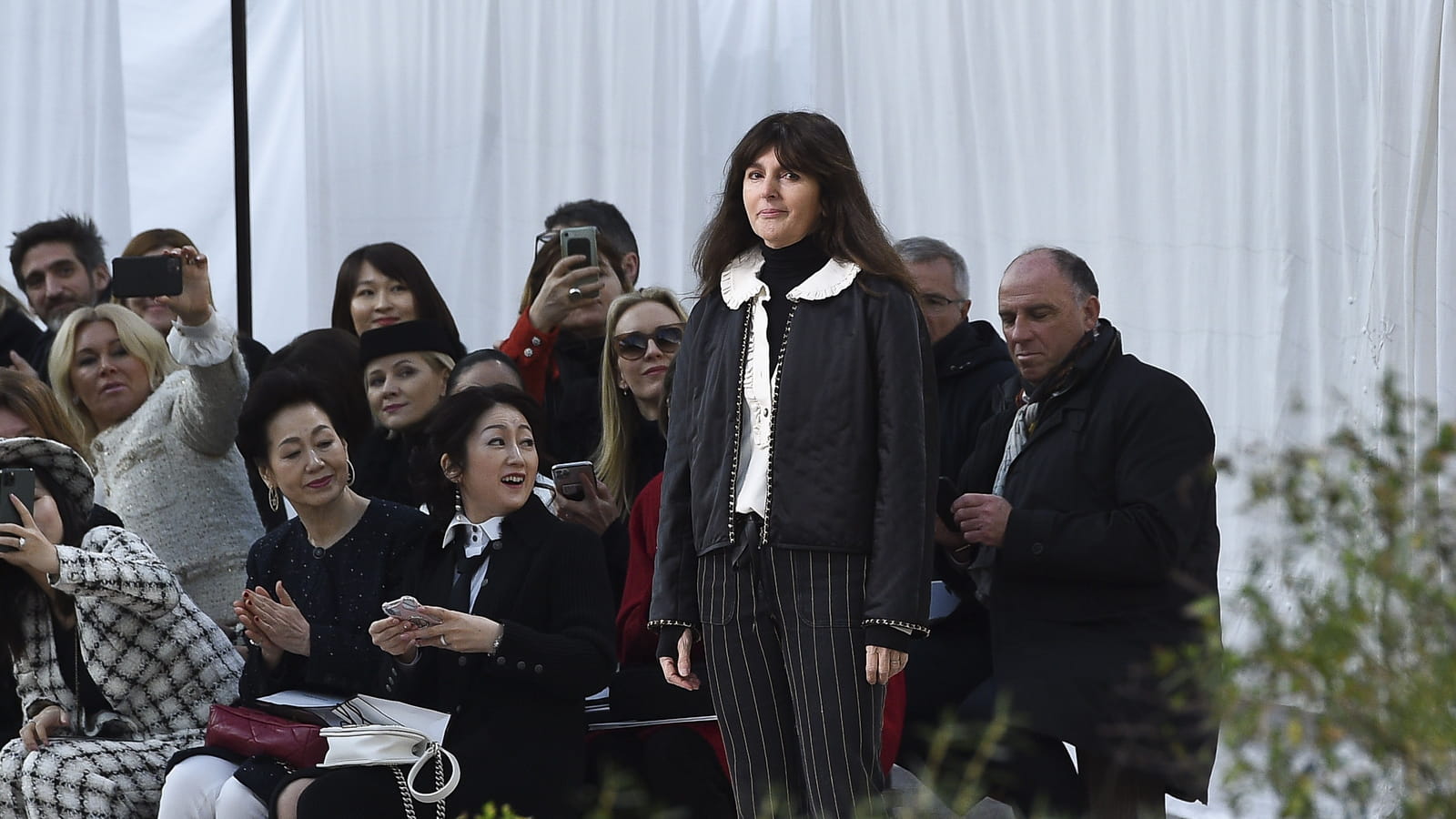 Virginie Viard au défilé Chanel haute couture printemps été 2020