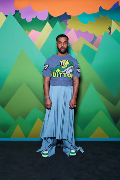 Lucien Laviscount en ensemble Louis Vuitton