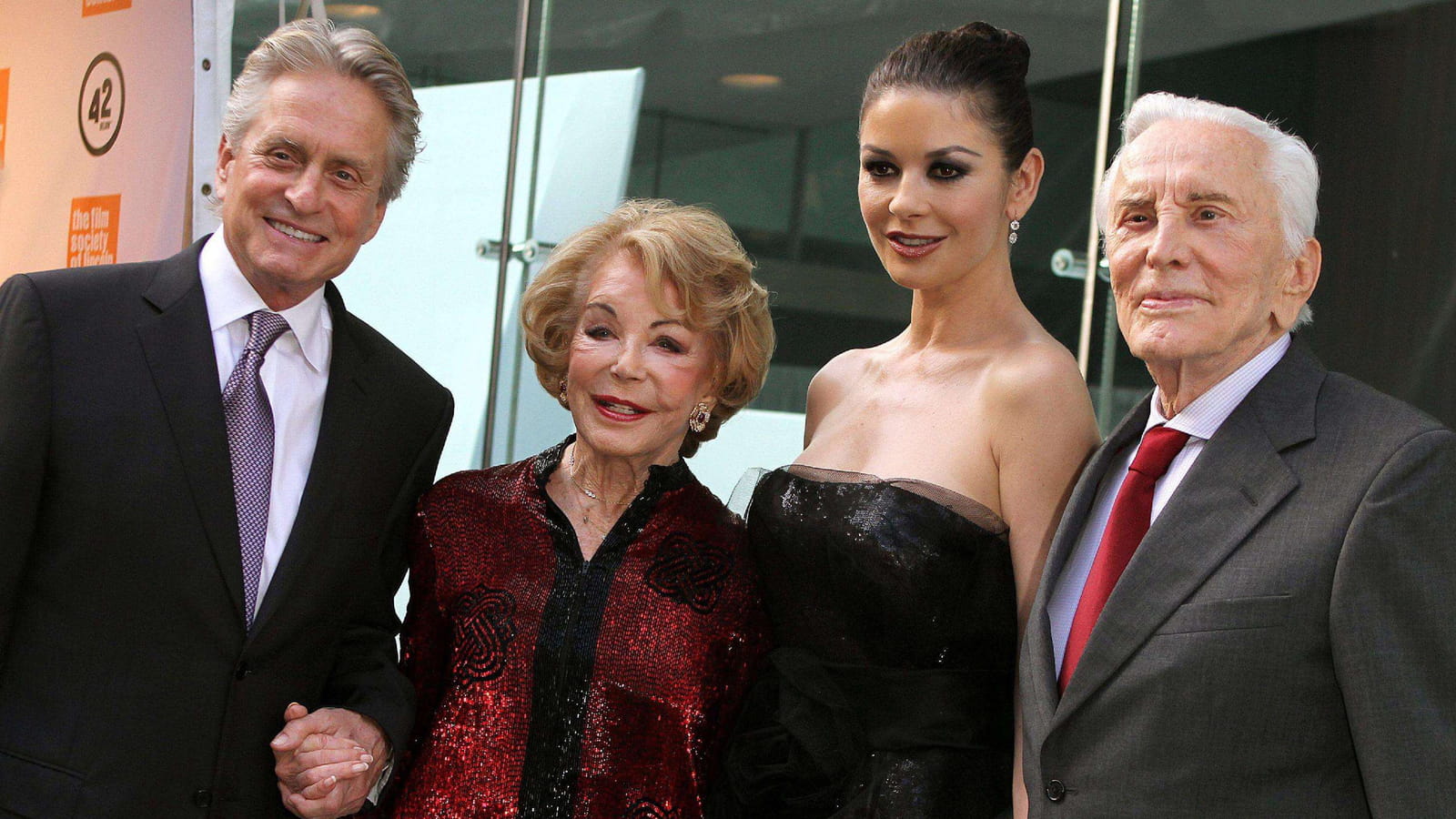 Michael Douglas, Anne Buyden, Catherine Zeta-Jones et Kirk Douglas 