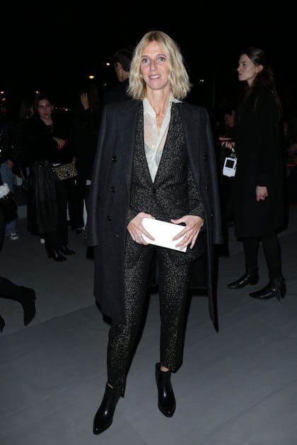 Sandrine Kiberlain en smoking pailleté