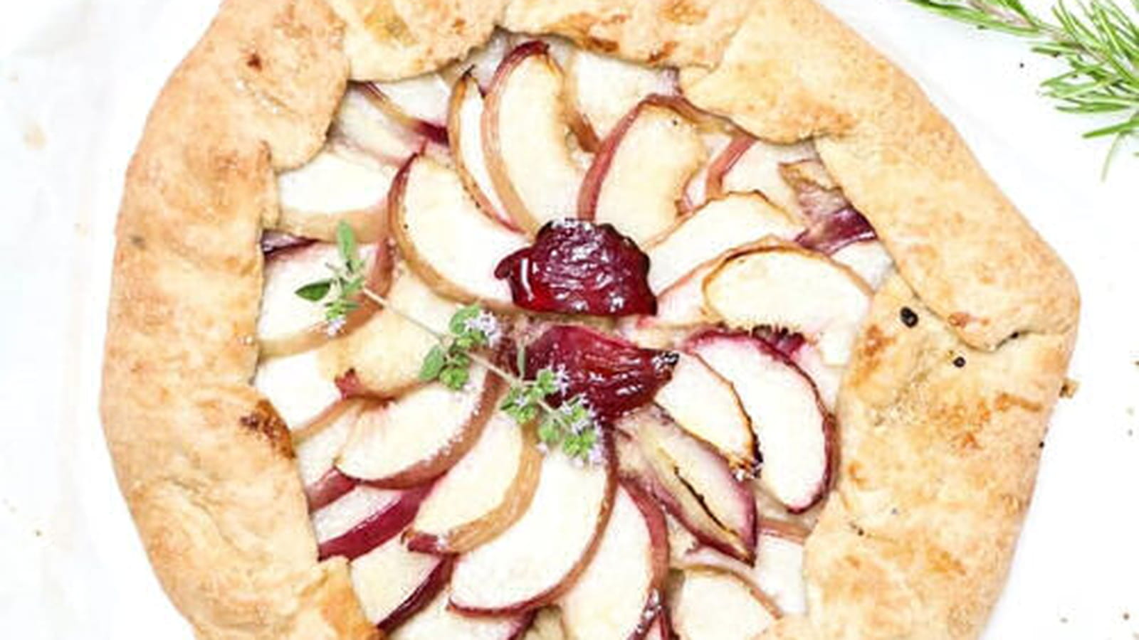 Tarte rustique aux nectarines et amande