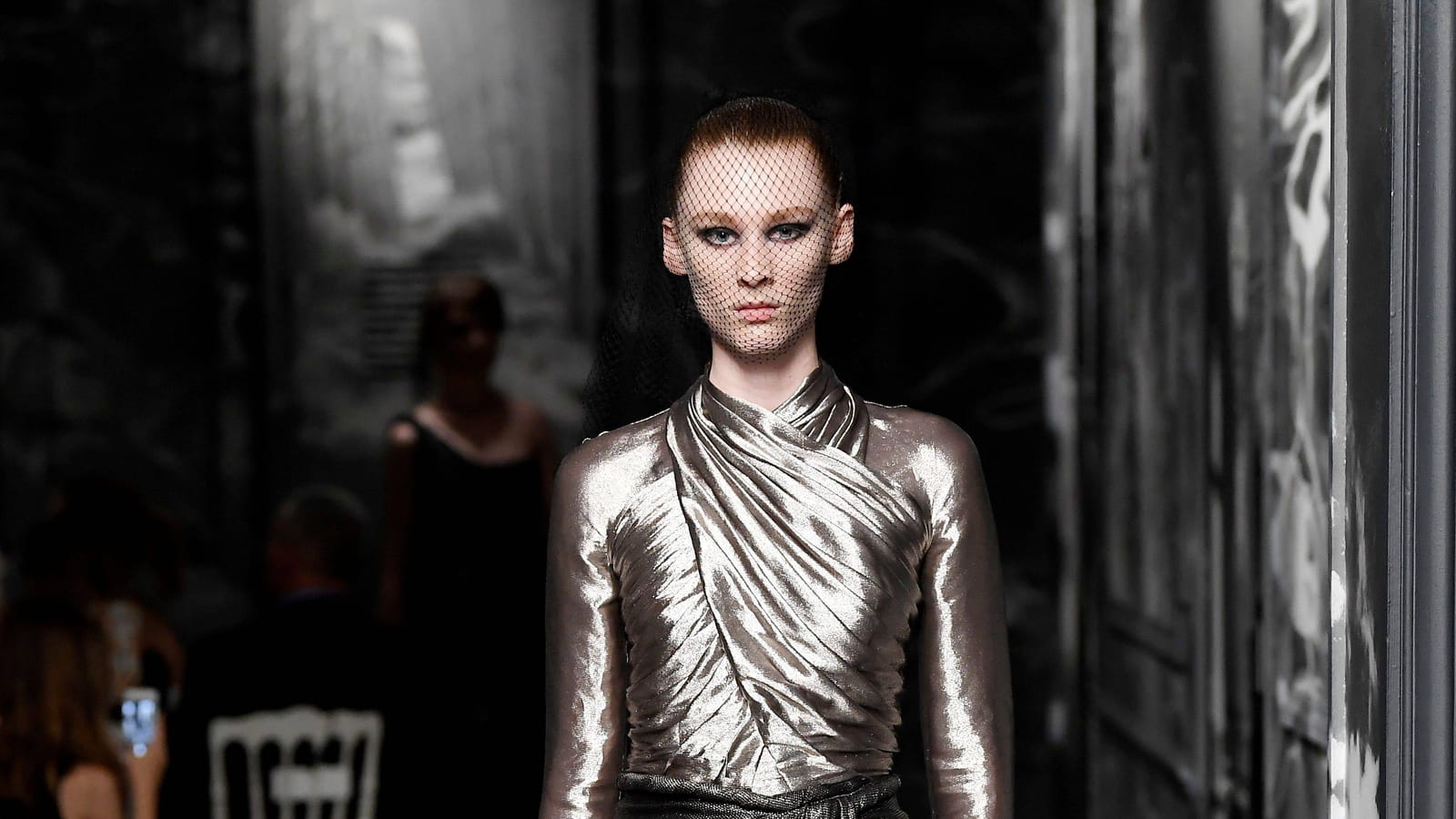 Look 60
