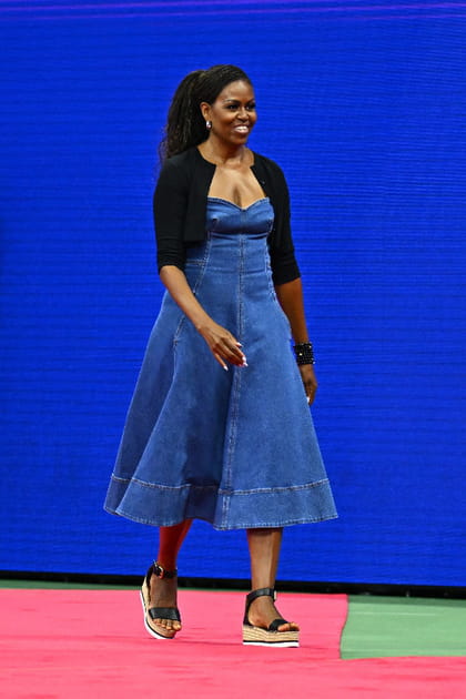 Michelle Obama en robe en jean