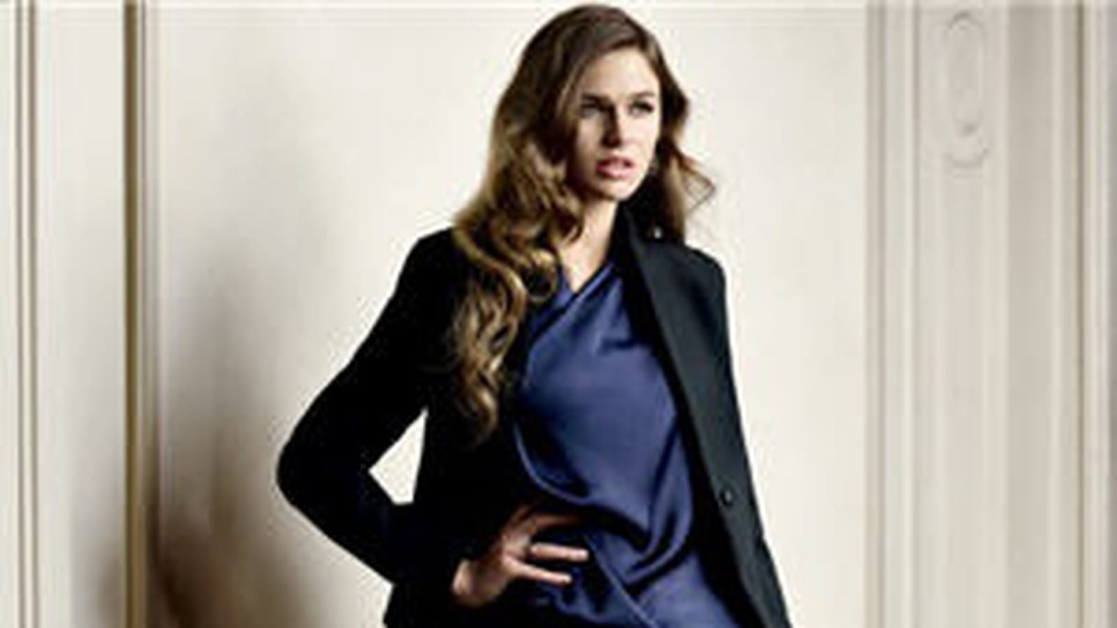 Top élégant et pantalon noir de Mexx