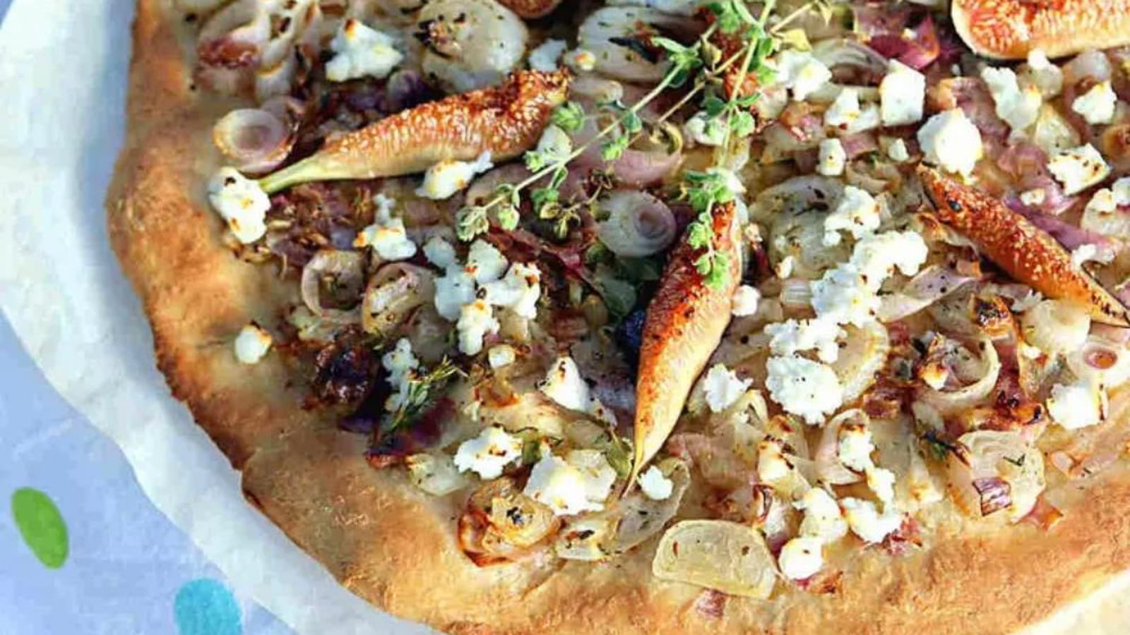 Tarte fine salée aux figues