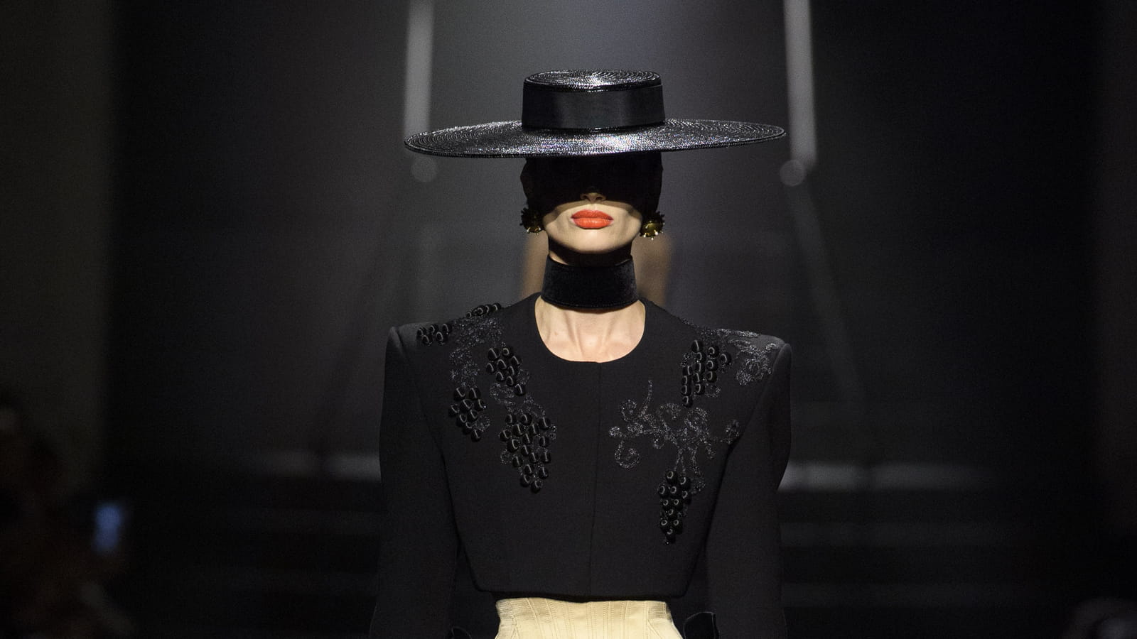 Look 1