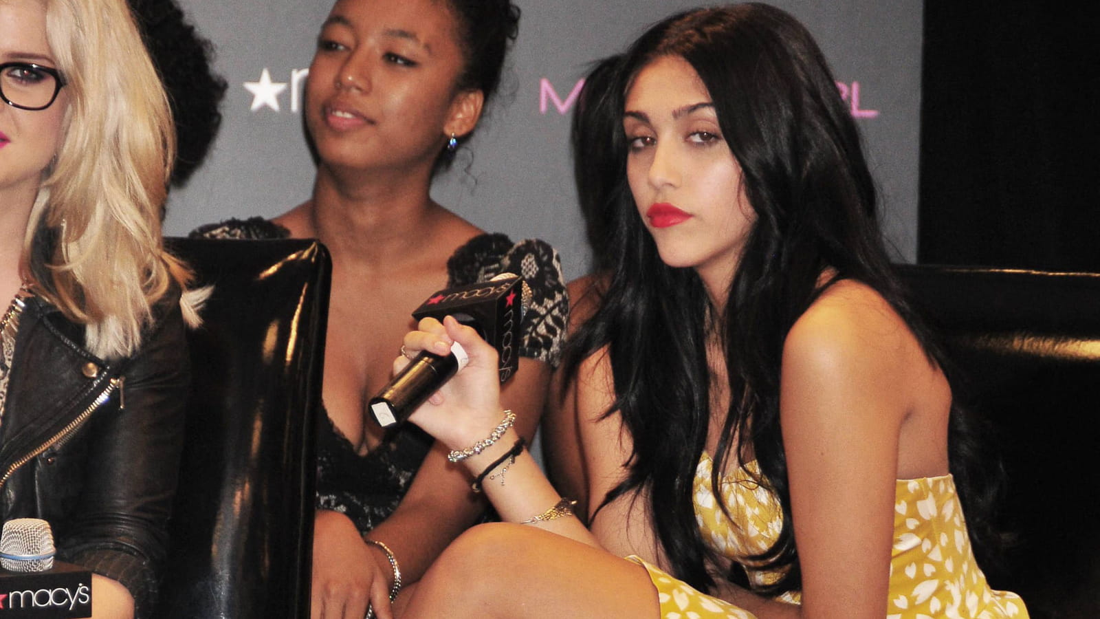 Lourdes Leon devient papillon