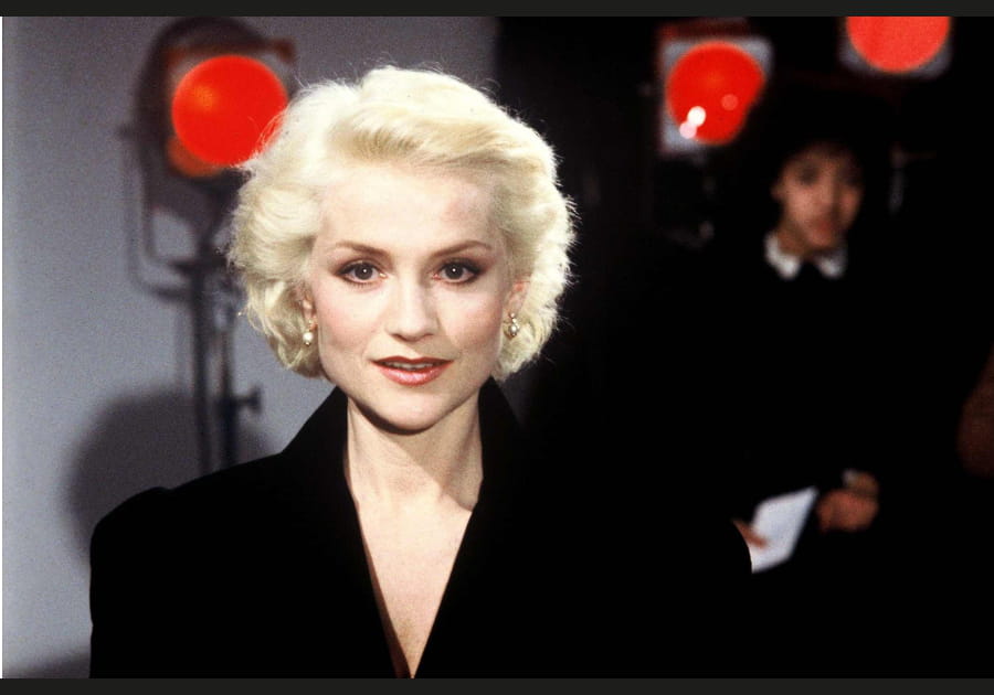 Isabelle Huppert, sublime avec sa coloration blond platine