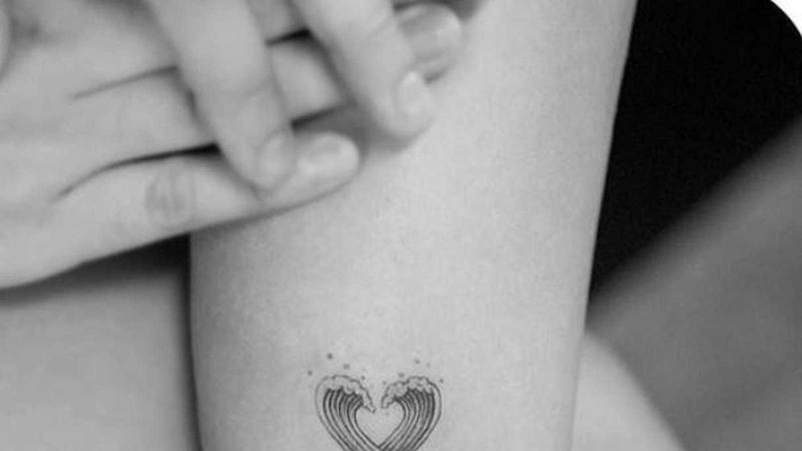 Coeur vague sur la cheville