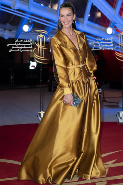Linda Hardy en robe Alexis Mabille