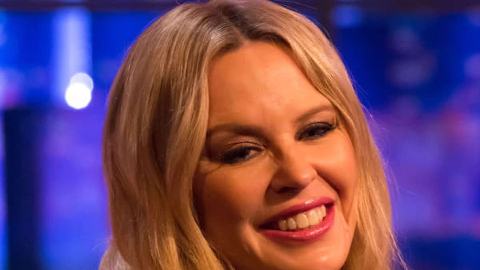 Kylie Minogue et son maquillage lumineux 