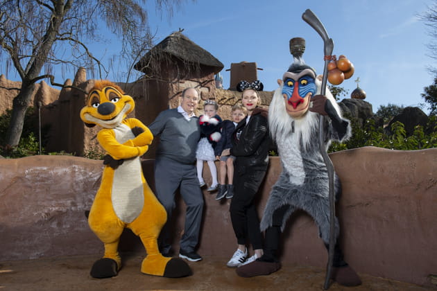 Albert et Charlene de Monaco et leurs enfants &agrave; Disneyland Paris