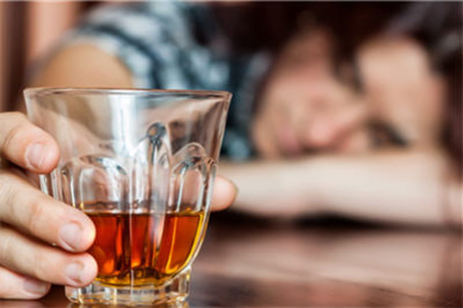 Boire trop d'alcool accélère le déclin cognitif