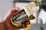 "Il faut l'éviter le plus possible" : c'est le pire poisson en conserve selon une nutritionniste