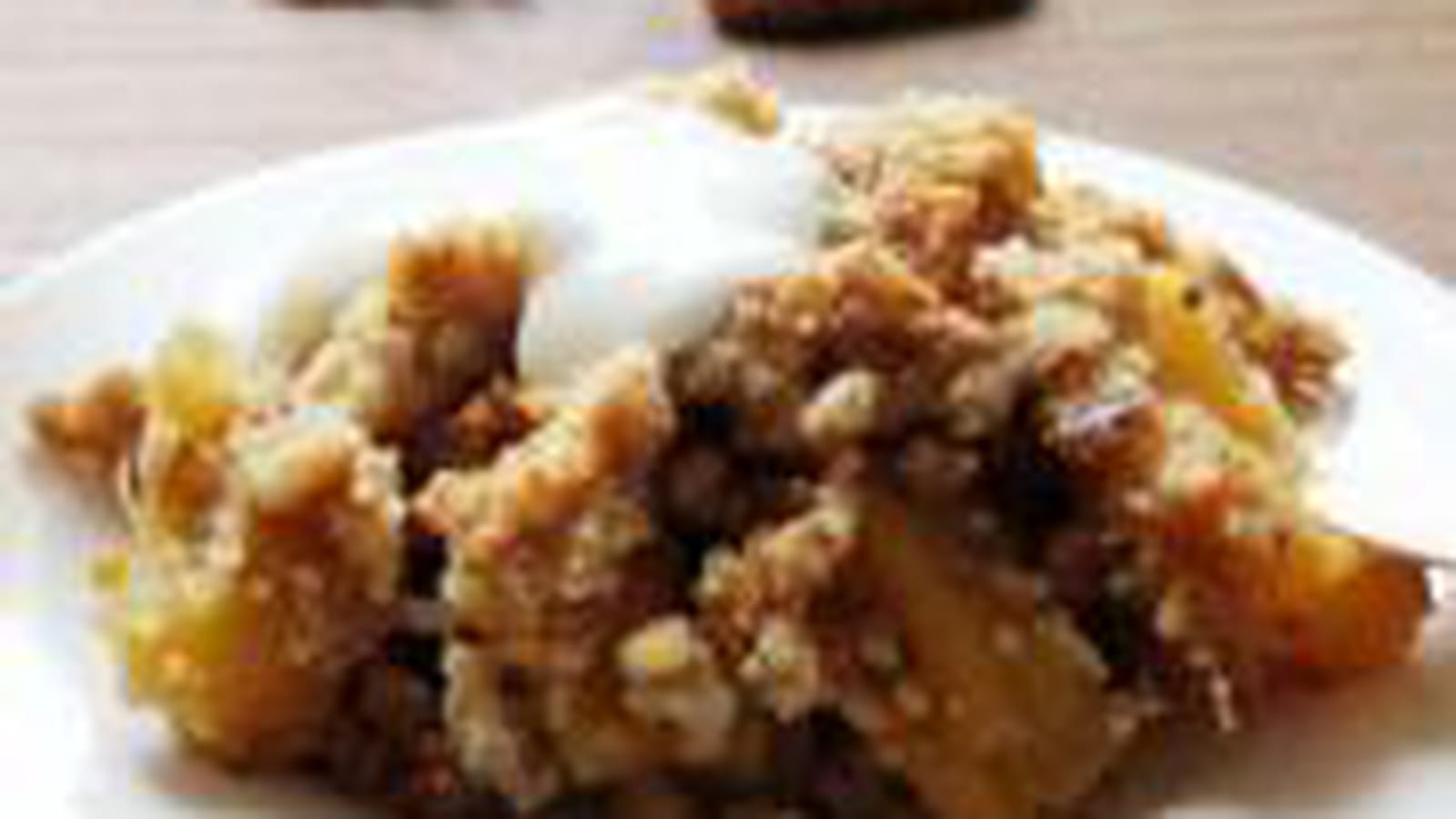 Crumble ananas-bananes aux noix de pécan