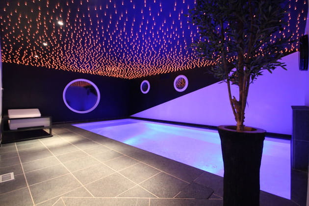 Piscine de nuit : trophée d'or