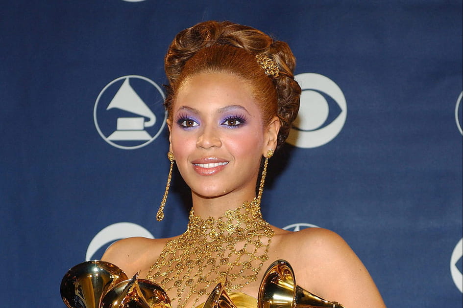 Le chignon couronne et le make-up lilas de Beyonc&eacute;