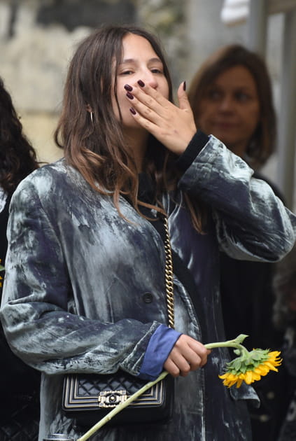 Izia Higelin : son dernier au-revoir à son père