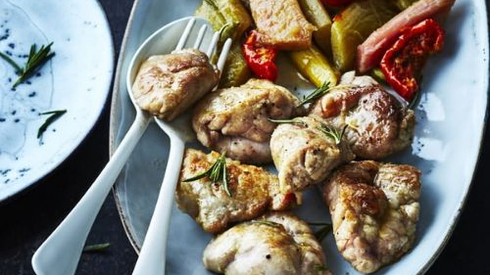 Ris d’agneau poêlés, rhubarbe et tomates confites