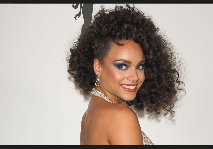 Les boucles volumineuses d'Alicia Aylies