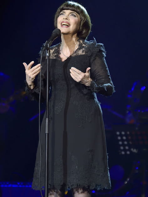 Mireille Mathieu : 50 ans de carrière, une coupe de cheveux