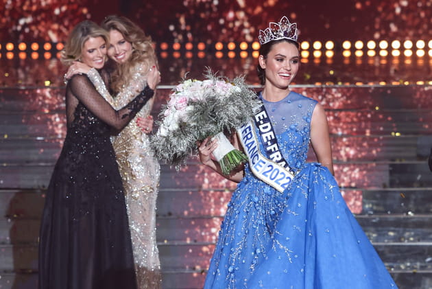 Les adieux pour Sylvie Tellier et Amandine Petit...