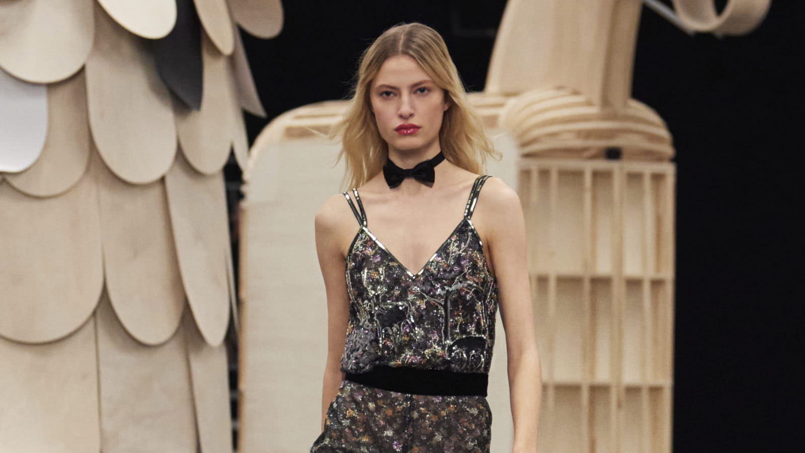 Look 30