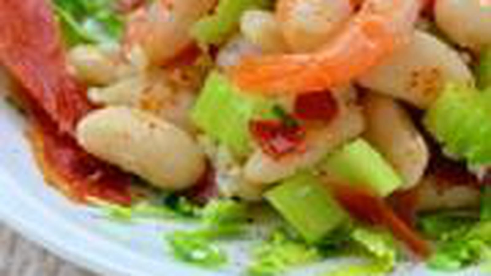 Salade terre-mer aux Haricots Tarbais et jambon de Bayonne croustillant