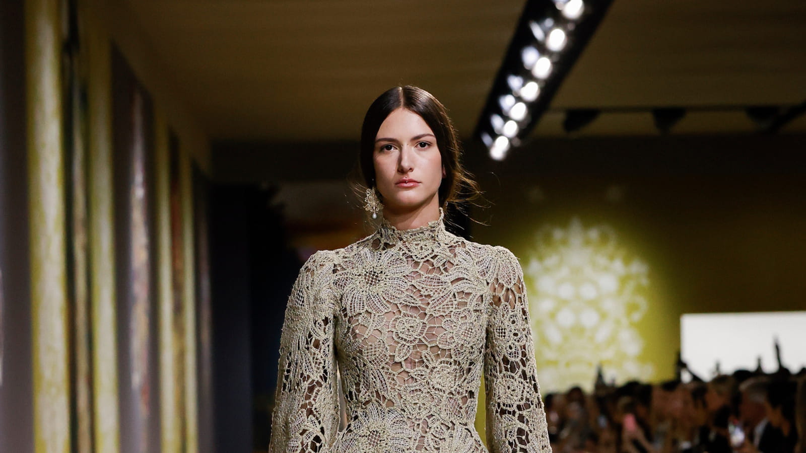 Look 17