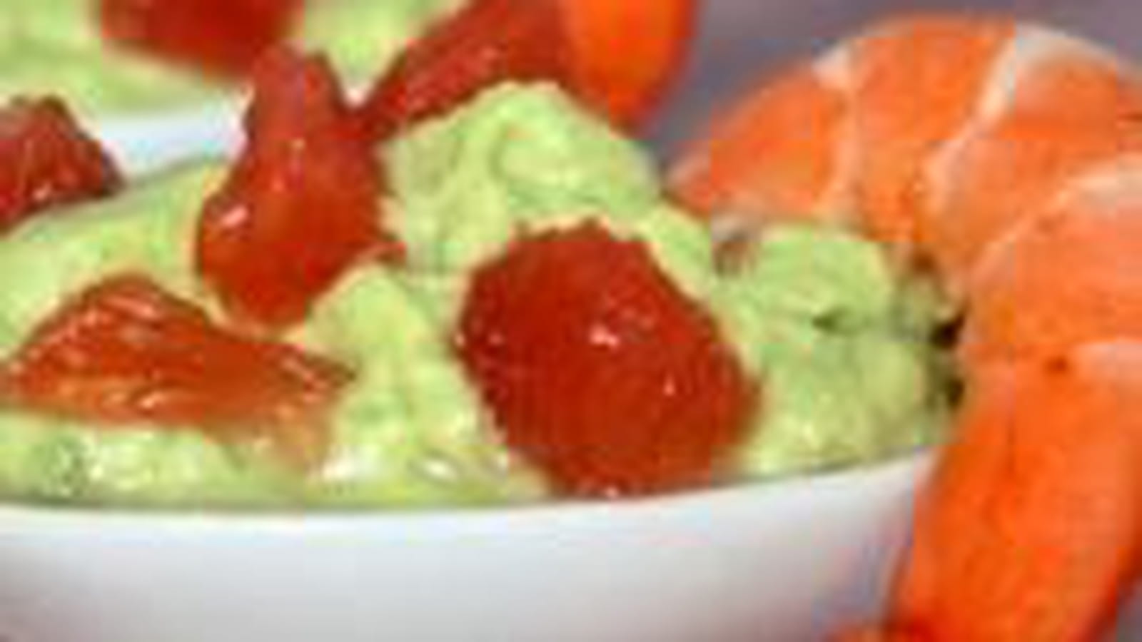 Cuillères à l'avocat, crevette et pamplemousse rose