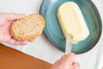 Un nutritionniste tranche : le beurre c'est gras mais c'est quand même mieux que la margarine allégée