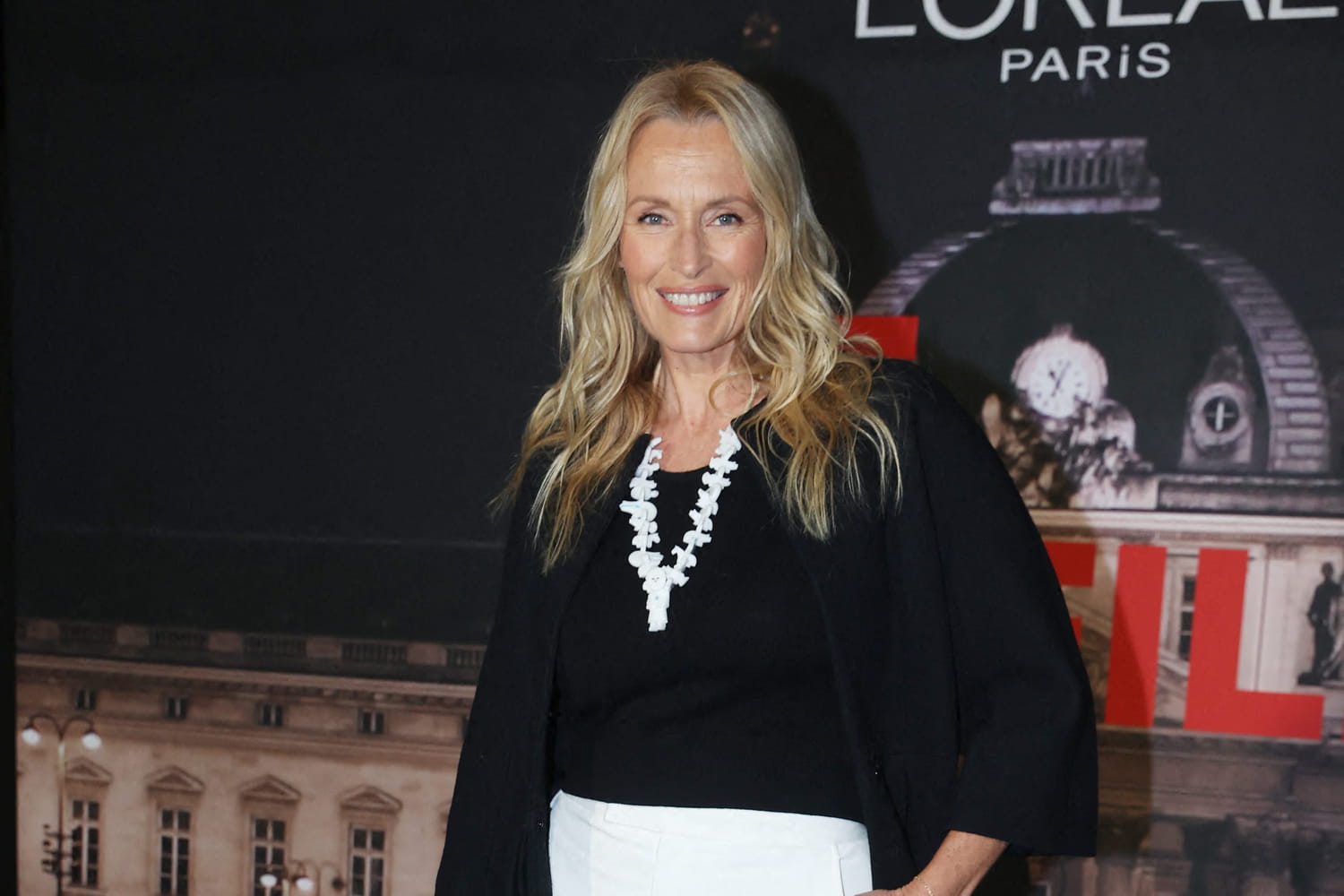 No more overpriced coats: against the cold, Estelle Lefébure is banking on this piece at €54.99