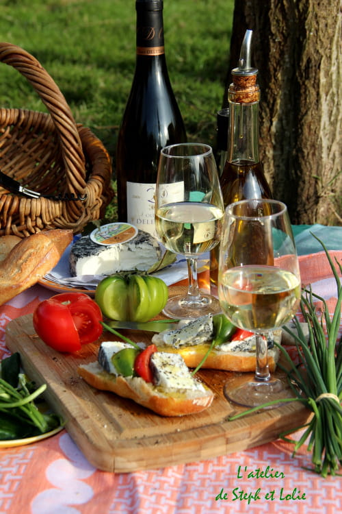 Tartines ensoleillées au chèvre, tomates et fleur de sel