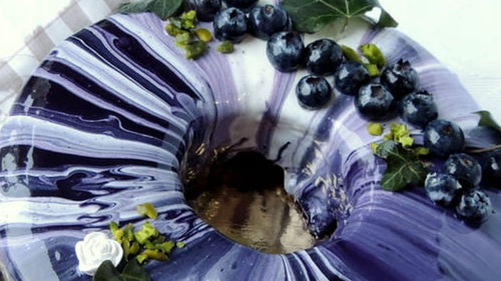 Entremets myrtille pistache