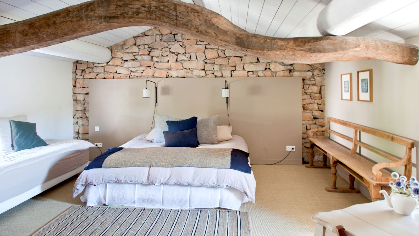Chambre aux beaux matériaux