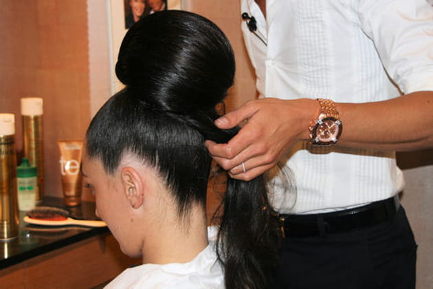 Le chignon prend forme