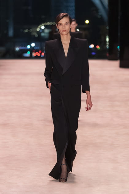 Look 52&nbsp;du d&eacute;fil&eacute; Saint Laurent