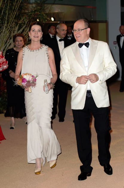 Caroline de Monaco en robe de cocktail