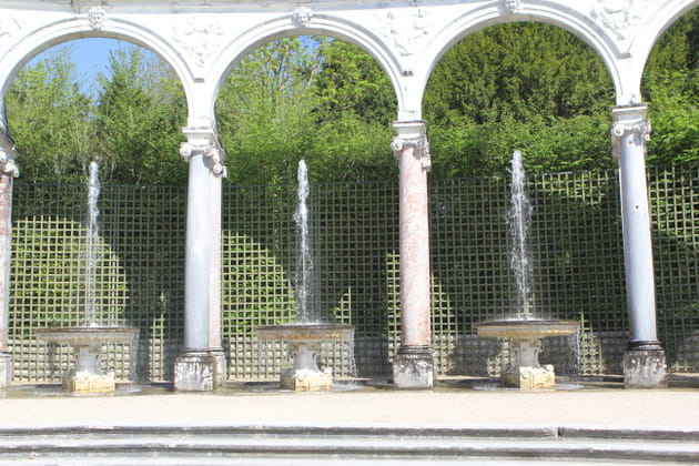 Temps antiques au bosquet de la Colonnade