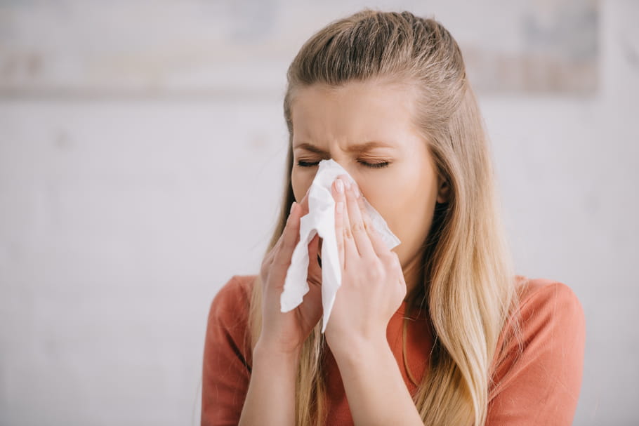 Rhume ou Covid-19 : différences, symptômes, quand consulter, faire un test ?