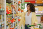 Une caissière de supermarché révèle l'article le plus sale, pire que les toilettes publiques