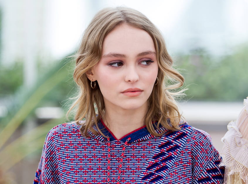 Le carr&eacute; ondul&eacute; de Lily-Rose Depp