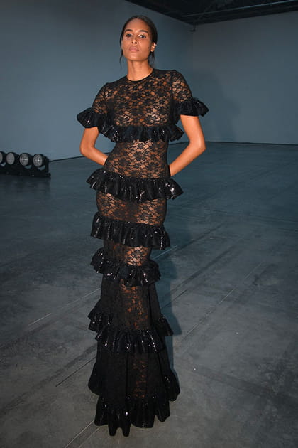 Cindy Bruna au défilé Elie Saab