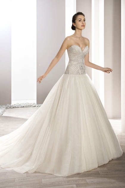 Une robe captivante, Demetrios