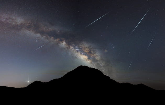 Pluie d'étoiles filantes au Népal : un photographe dévoile un cliché irréel capturé à 4 000 mètres d'altitude
