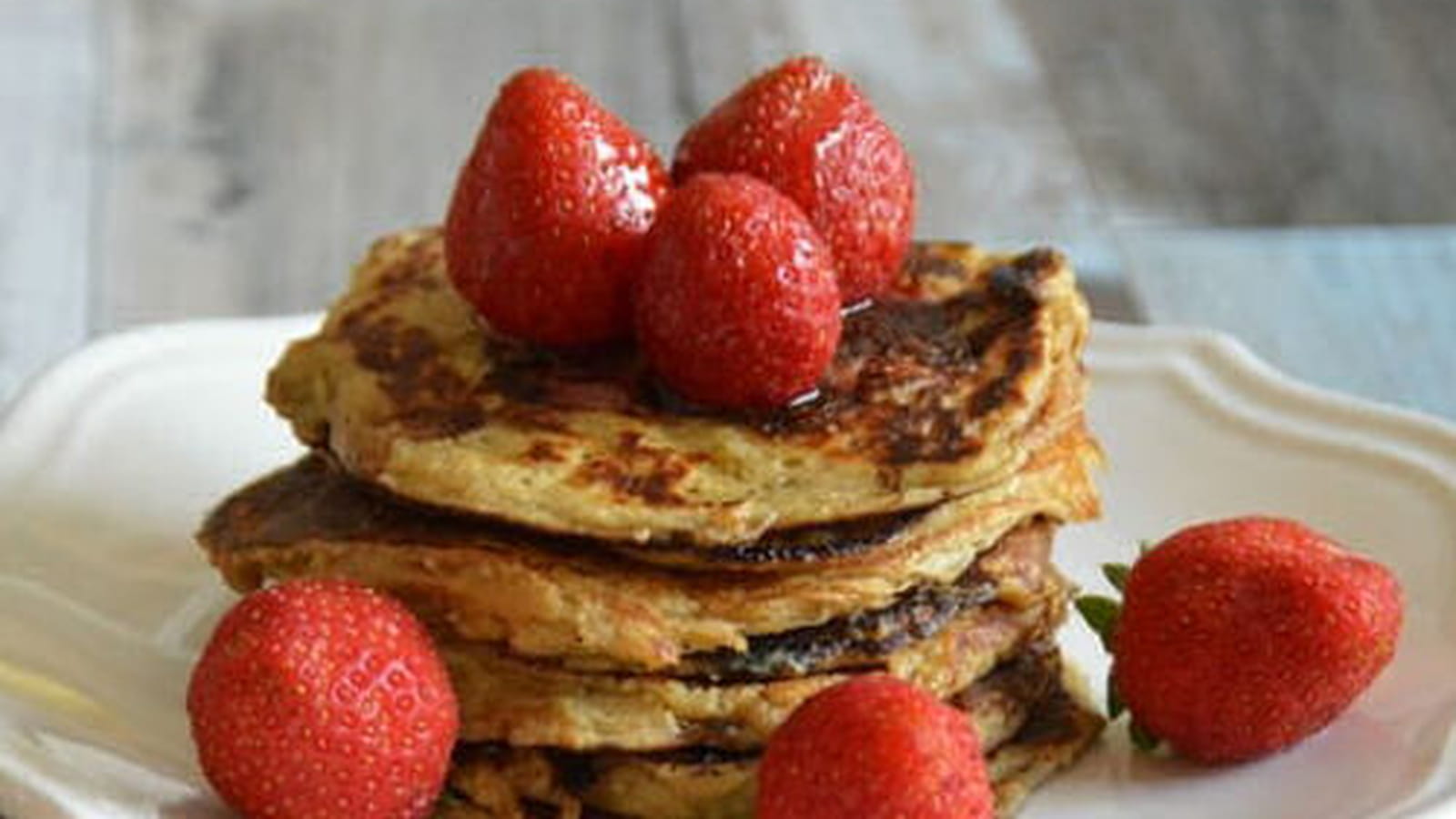 Pancakes à la fraise et banane